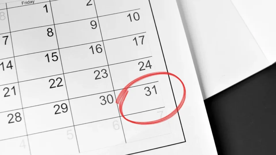 Calendar with 31st marked in red on the day.